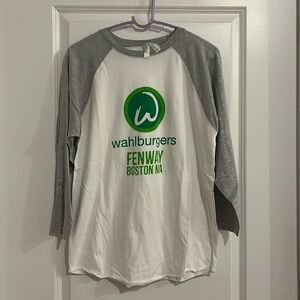 wahlburgers Fenway Boston, MA baseball style t-shirt. Medium. 🍔🏟️💚